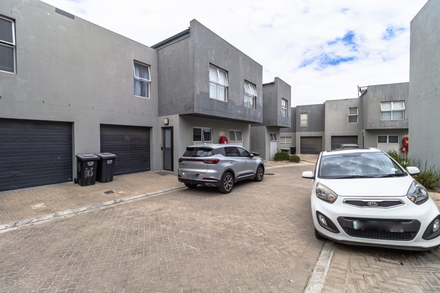 3 Bedroom Property for Sale in Parklands Western Cape